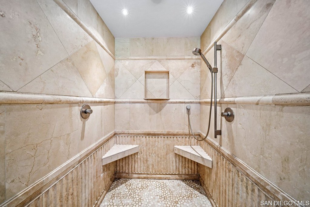 La Costa - Residential