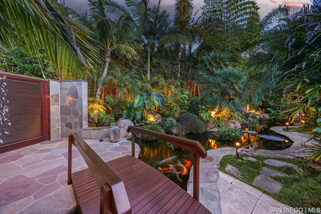 La Costa - Residential