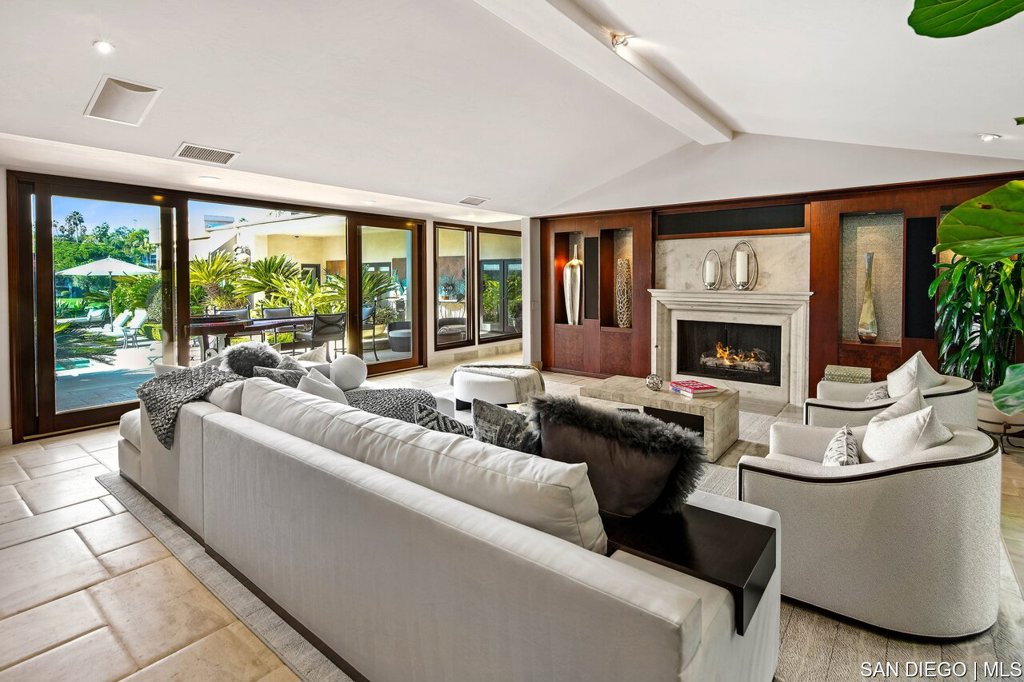 La Costa - Residential