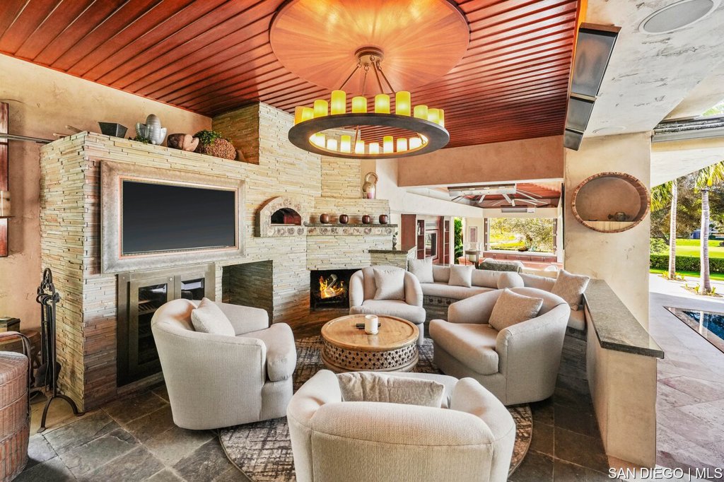 La Costa - Residential