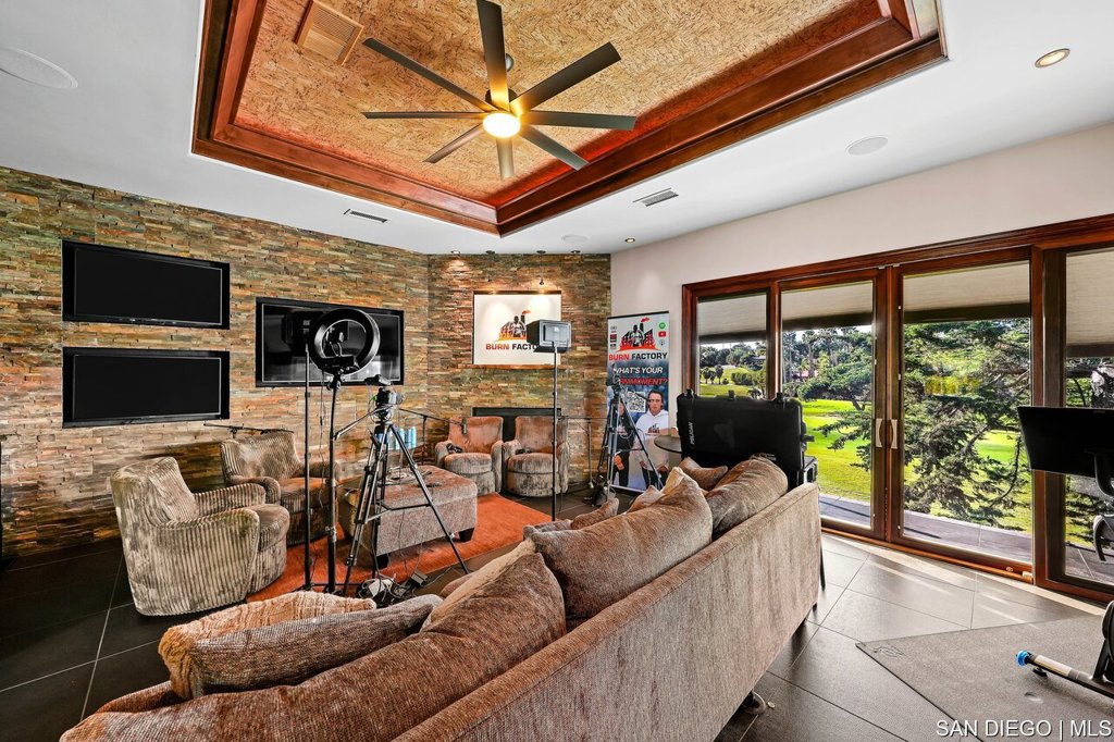 La Costa - Residential