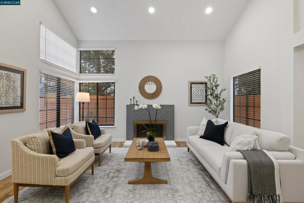 GLEN COVE - Residential