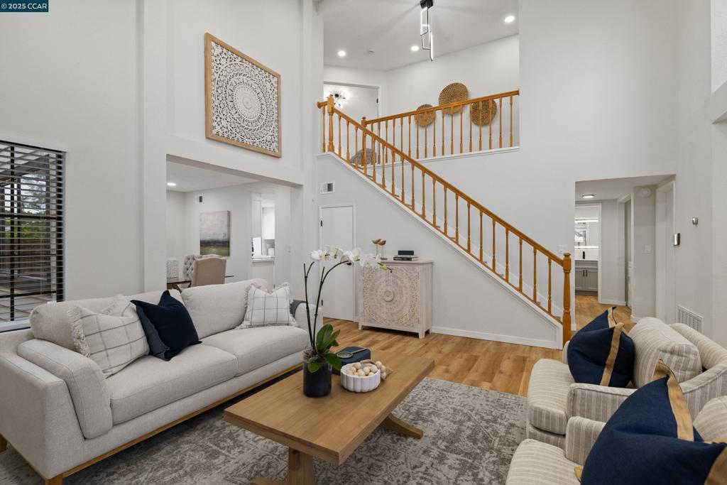 GLEN COVE - Residential