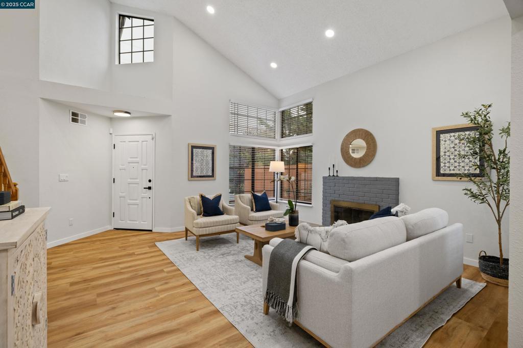 GLEN COVE - Residential