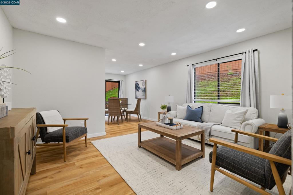 GLEN COVE - Residential