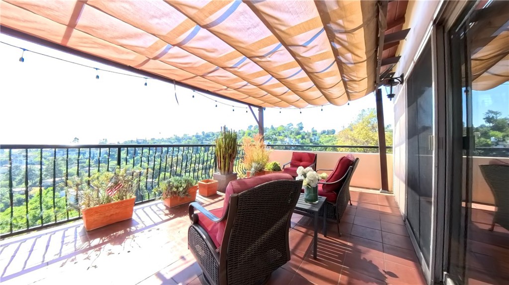 633 Sunnyhill Drive