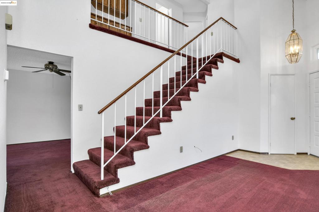 ALMOND RIDGE - Residential