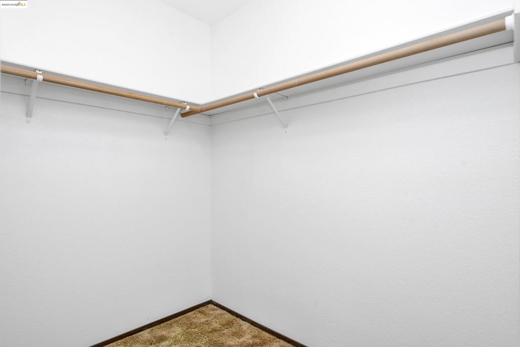 ALMOND RIDGE - Residential