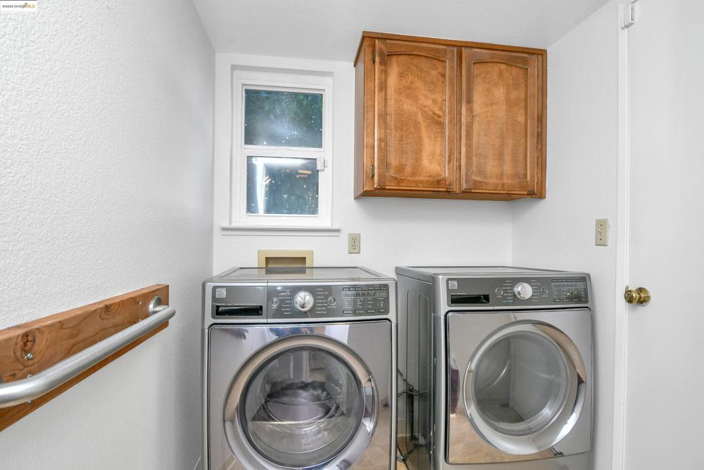 ALMOND RIDGE - Residential