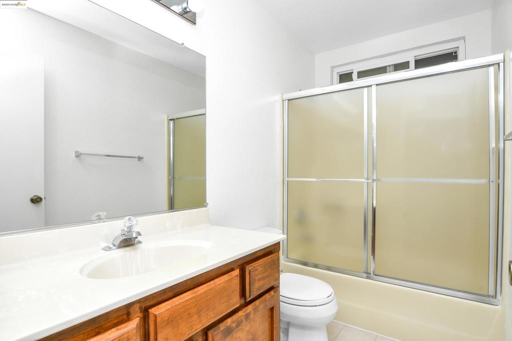 ALMOND RIDGE - Residential