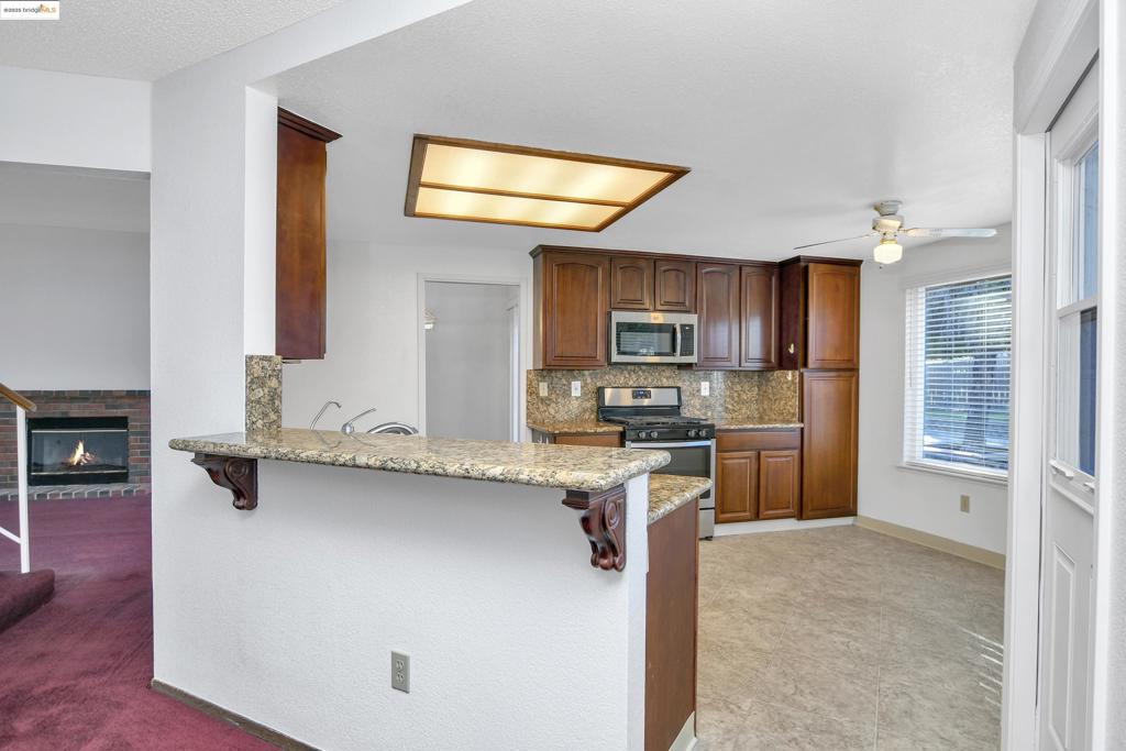 ALMOND RIDGE - Residential