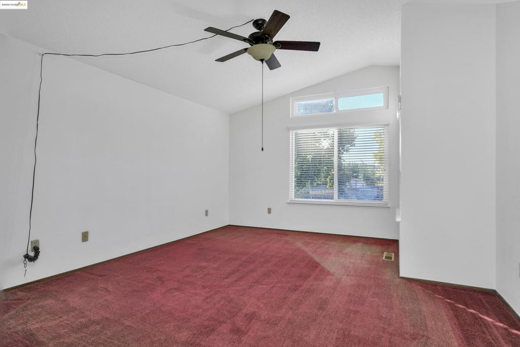 ALMOND RIDGE - Residential