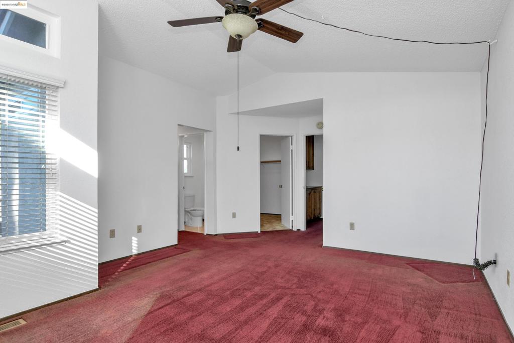 ALMOND RIDGE - Residential