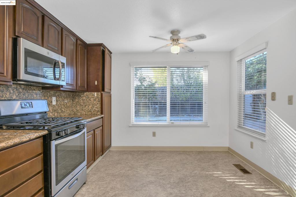 ALMOND RIDGE - Residential