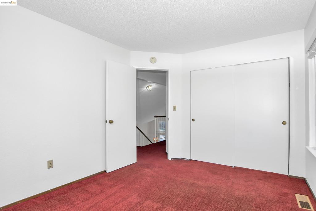 ALMOND RIDGE - Residential