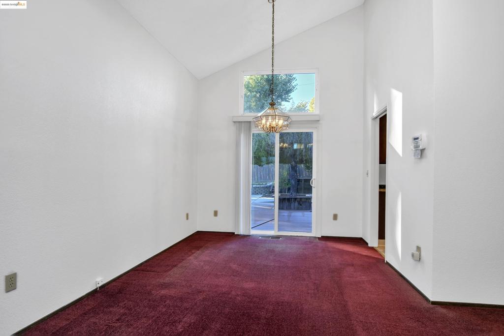 ALMOND RIDGE - Residential