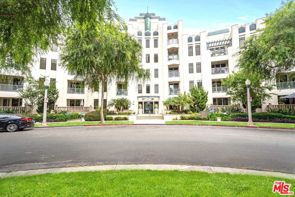 5625 Crescent Parkway 131