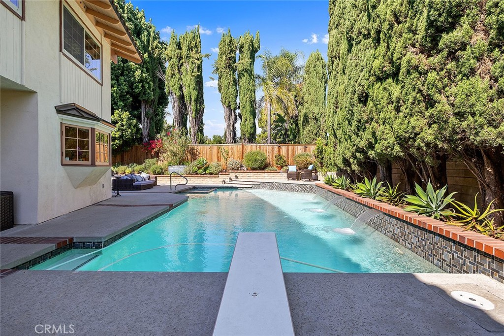 First Neighborhood/Customs (705) - Residential Lease