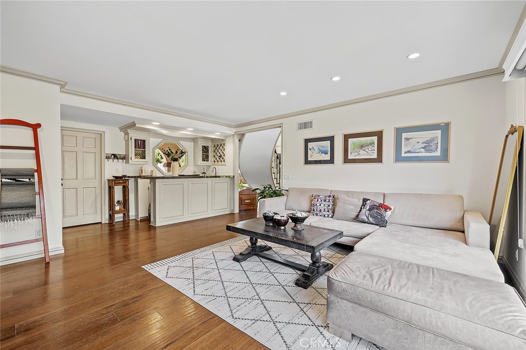 First Neighborhood/Customs (705) - Residential Lease