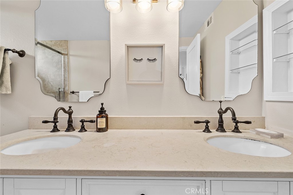 First Neighborhood/Customs (705) - Residential Lease