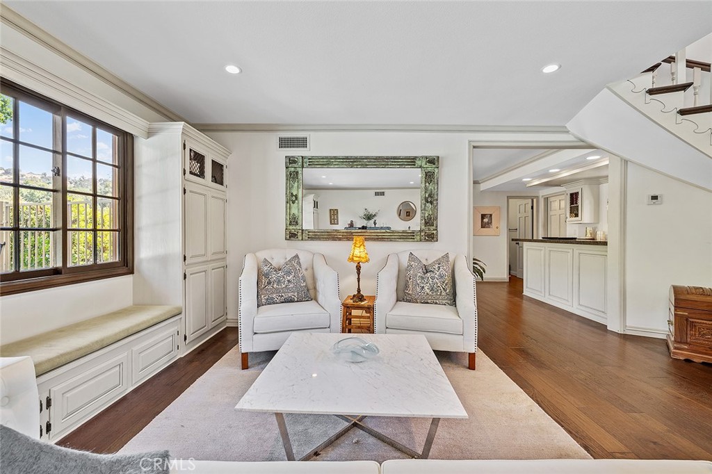 First Neighborhood/Customs (705) - Residential Lease