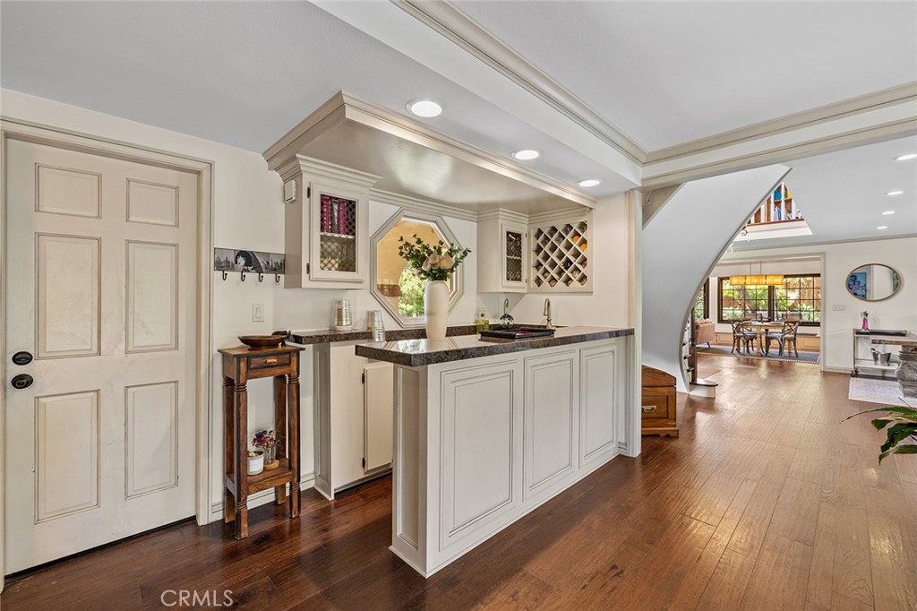 First Neighborhood/Customs (705) - Residential Lease