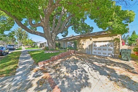 13944 Brightwell Ave, Paramount, CA 90723 - MLS#: DW26059879