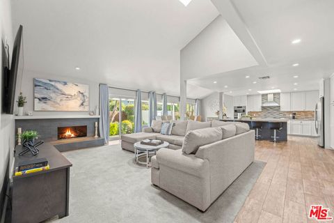 Photo of 23236 VIA CALISERO, Valencia, CA 91355 (MLS # 26724403)