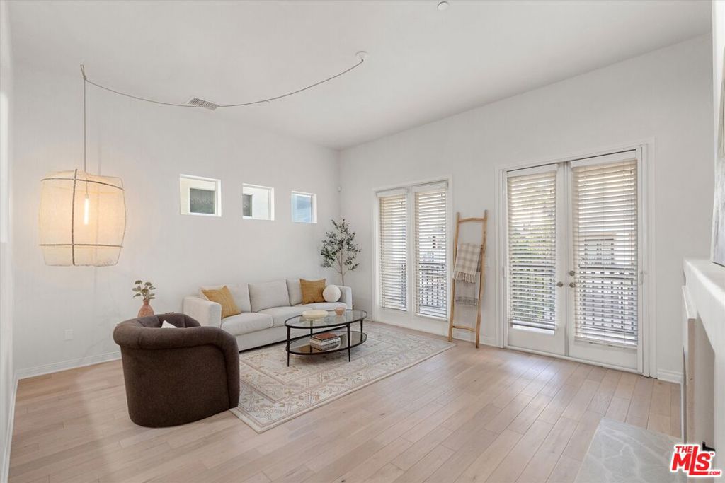 Properties 4 5743 Dawn