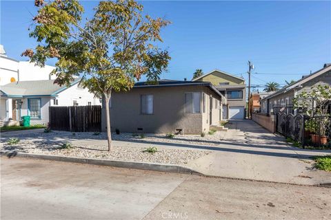 Photo of 1056 Junipero Ave, Long Beach, CA 90804 (MLS # PW26005088)