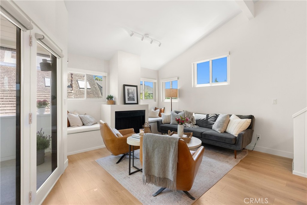 Corona del Mar South of PCH (CDMS) - Residential Lease