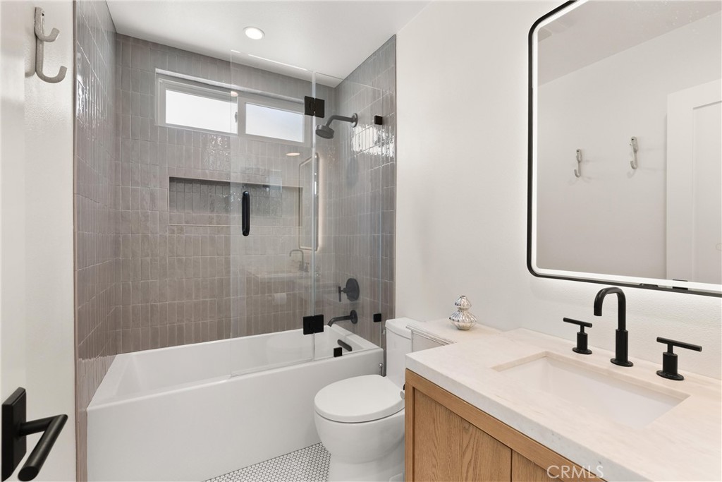 Corona del Mar South of PCH (CDMS) - Residential Lease