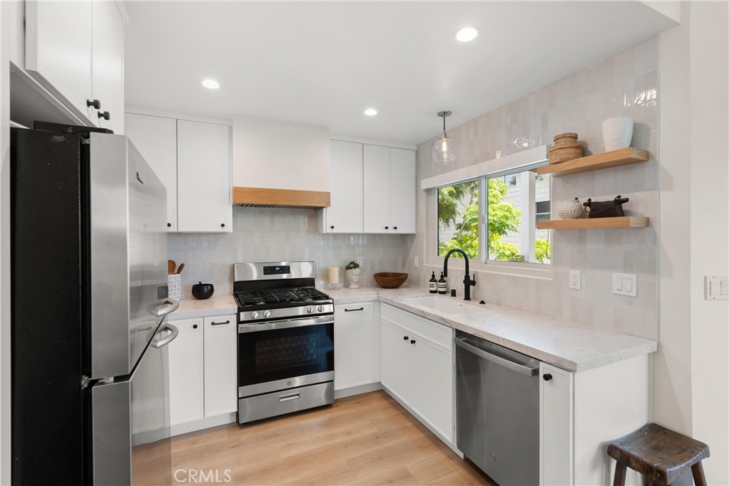 Corona del Mar South of PCH (CDMS) - Residential Lease