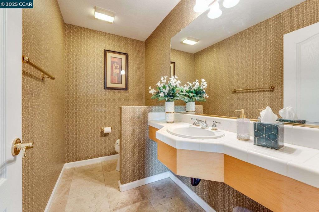 PEACOCK CREEK - Residential