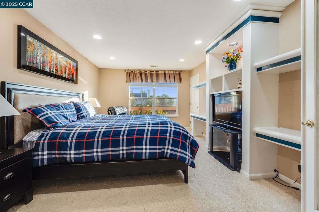 PEACOCK CREEK - Residential