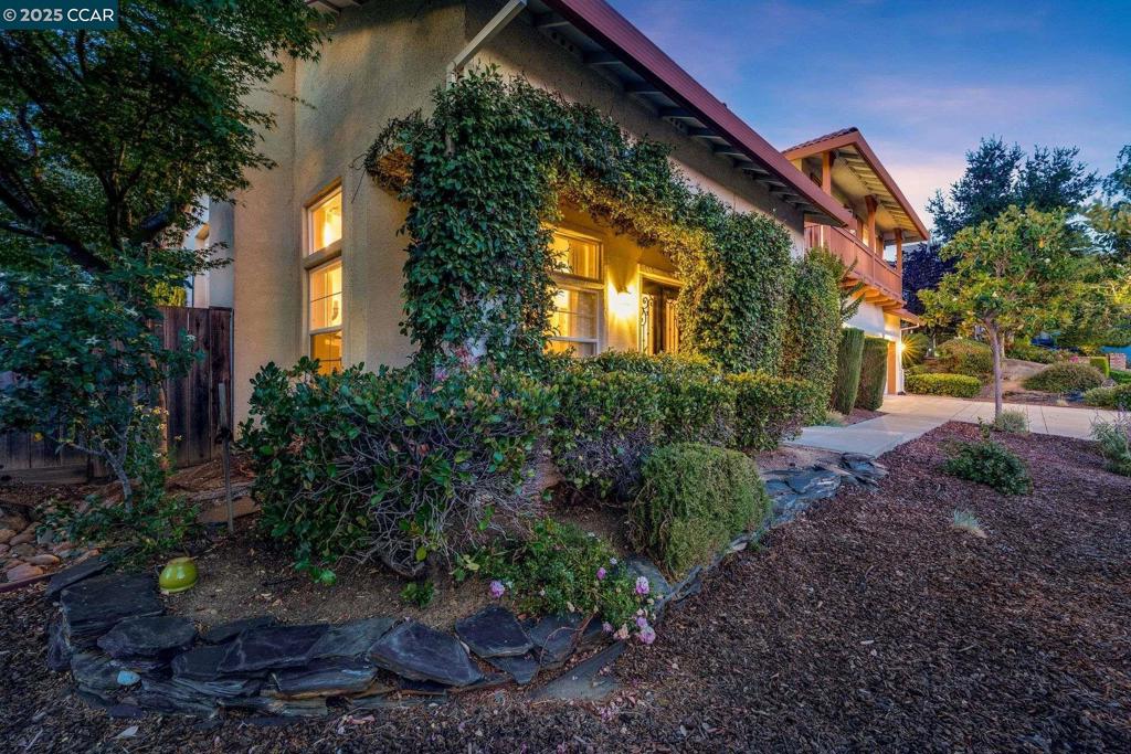 PEACOCK CREEK - Residential