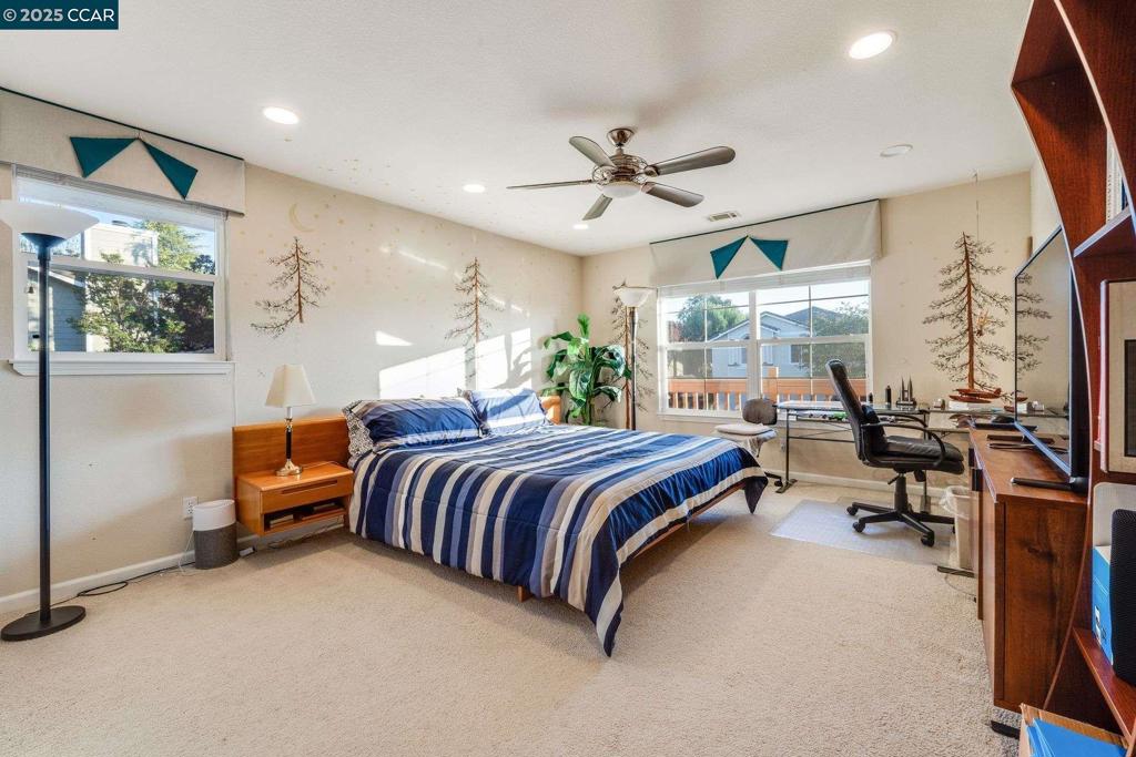 PEACOCK CREEK - Residential