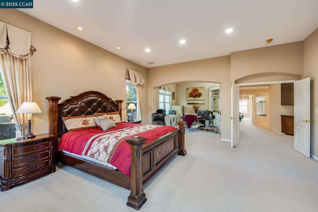 PEACOCK CREEK - Residential