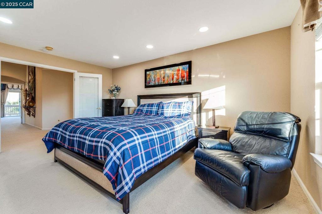 PEACOCK CREEK - Residential