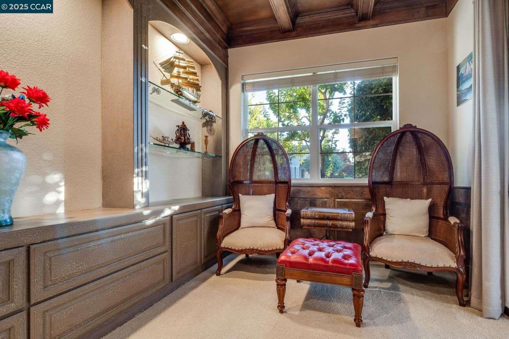 PEACOCK CREEK - Residential