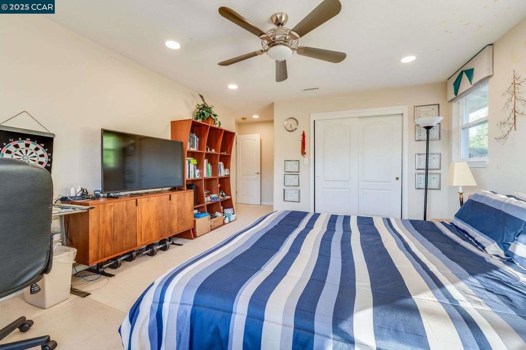 PEACOCK CREEK - Residential