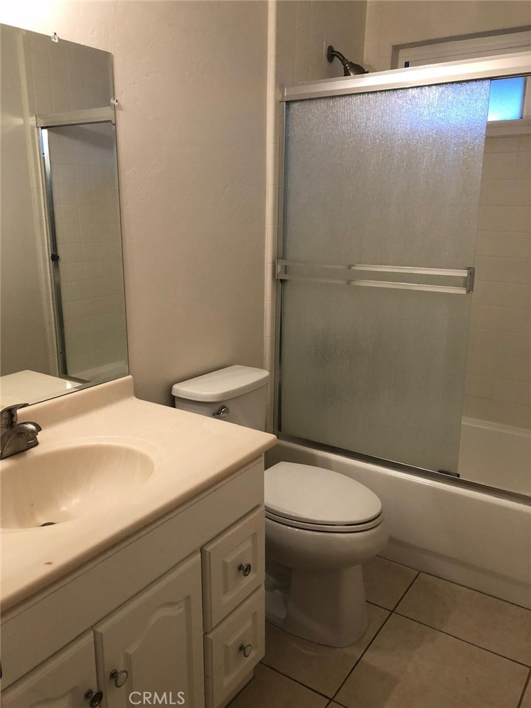 3960 Arizona Street 8