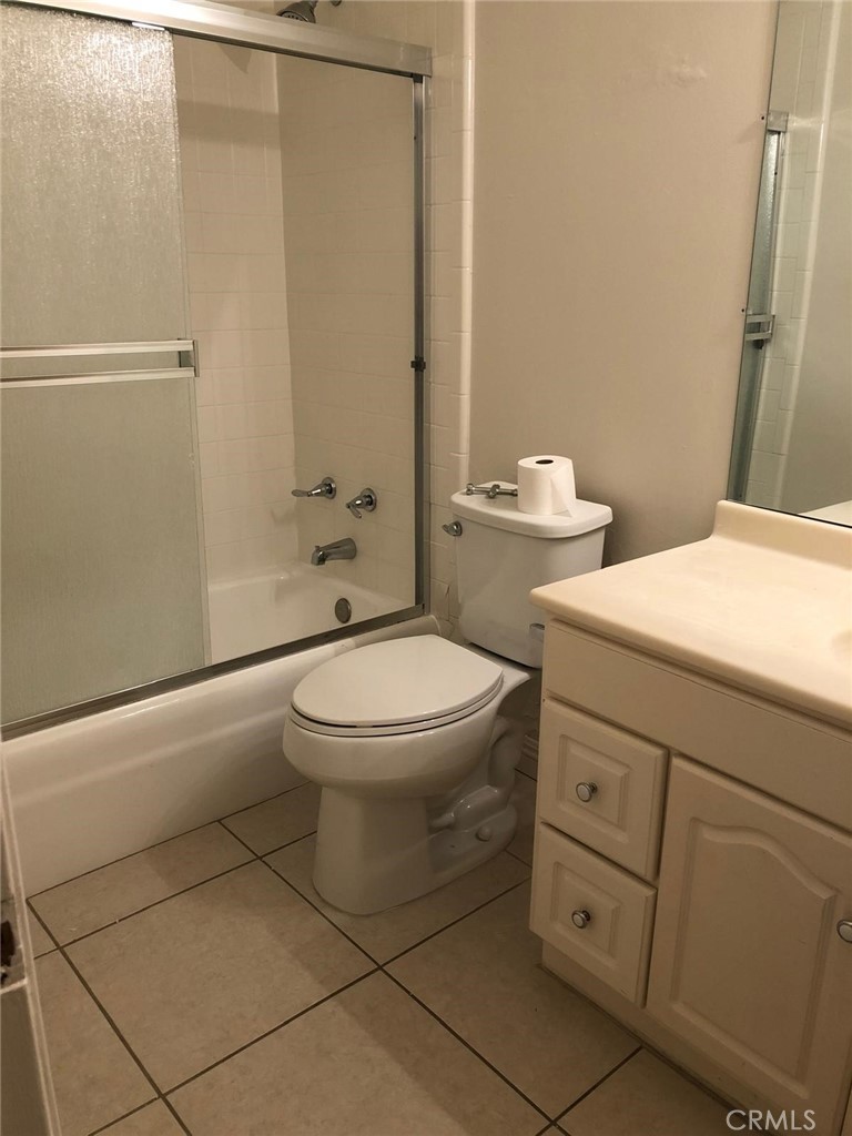 3960 Arizona Street 8