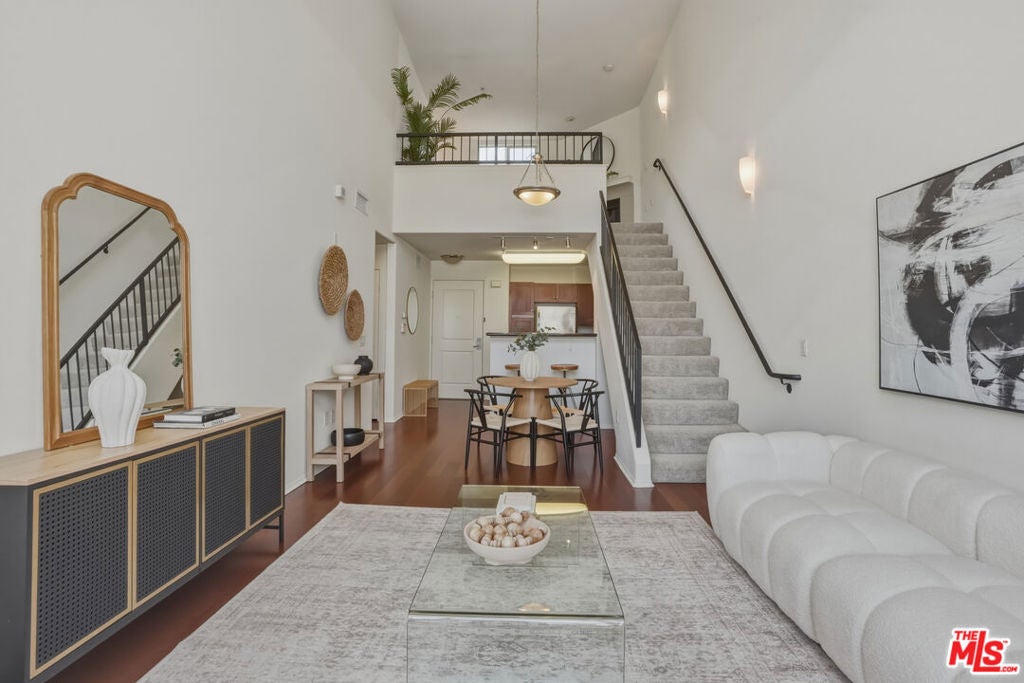 100 S Alameda Street 401