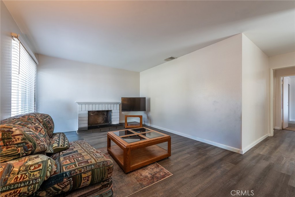 6732 San Joaquin