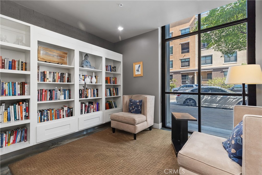 Downtown (DT) - Residential