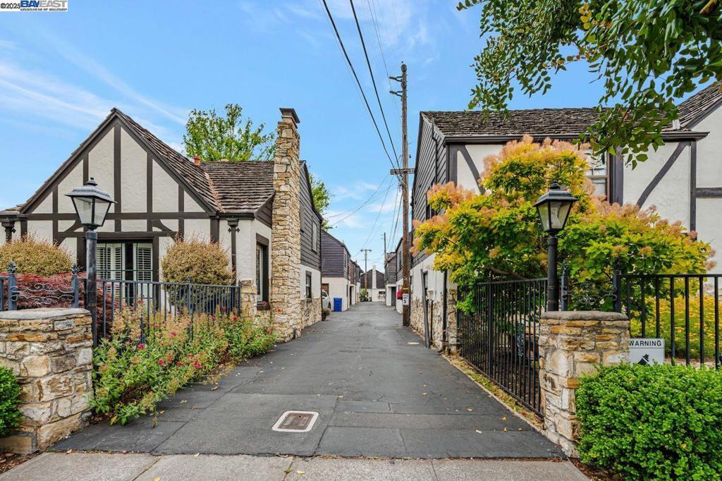 STONEHENGE - Residential