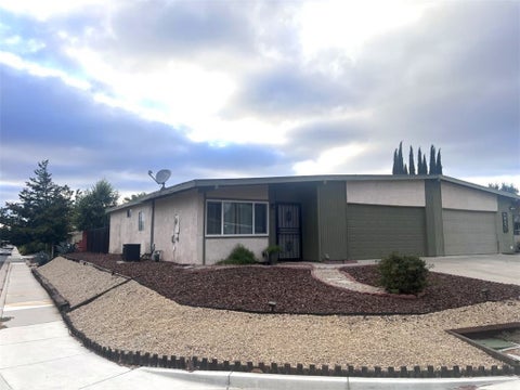 Photo of 1841 Lark Ellen Drive, Paso Robles, CA 93446 (MLS # NS26179132)