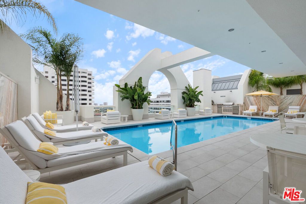 Photo of 10520 Wilshire Boulevard #602, Los Angeles, CA 90024 (MLS # 25598895)