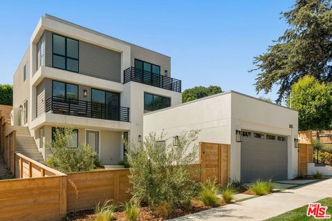 Photo of 1615 N Coronado Street, Los Angeles, CA 90026 (MLS # 25566421)